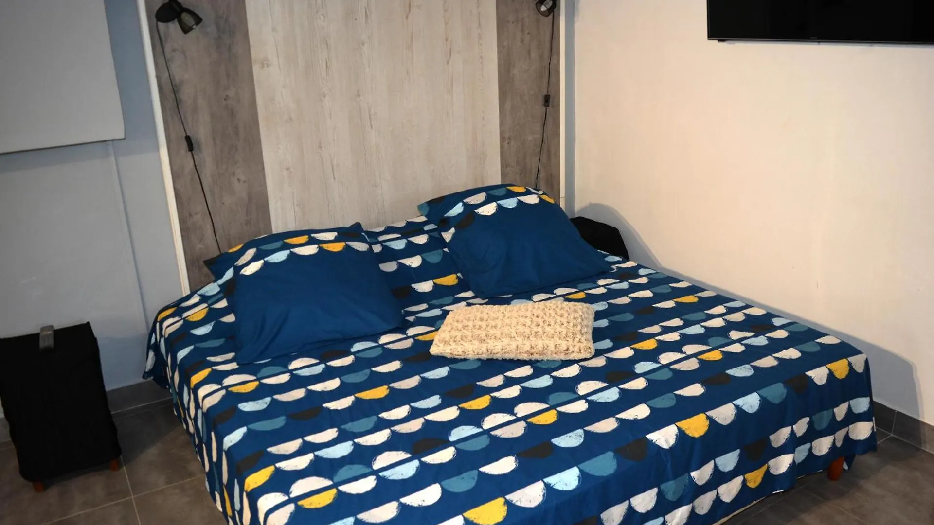 Chambres D'Hotes En Rez De Villa Avec Piscine Antibes 0*,  France