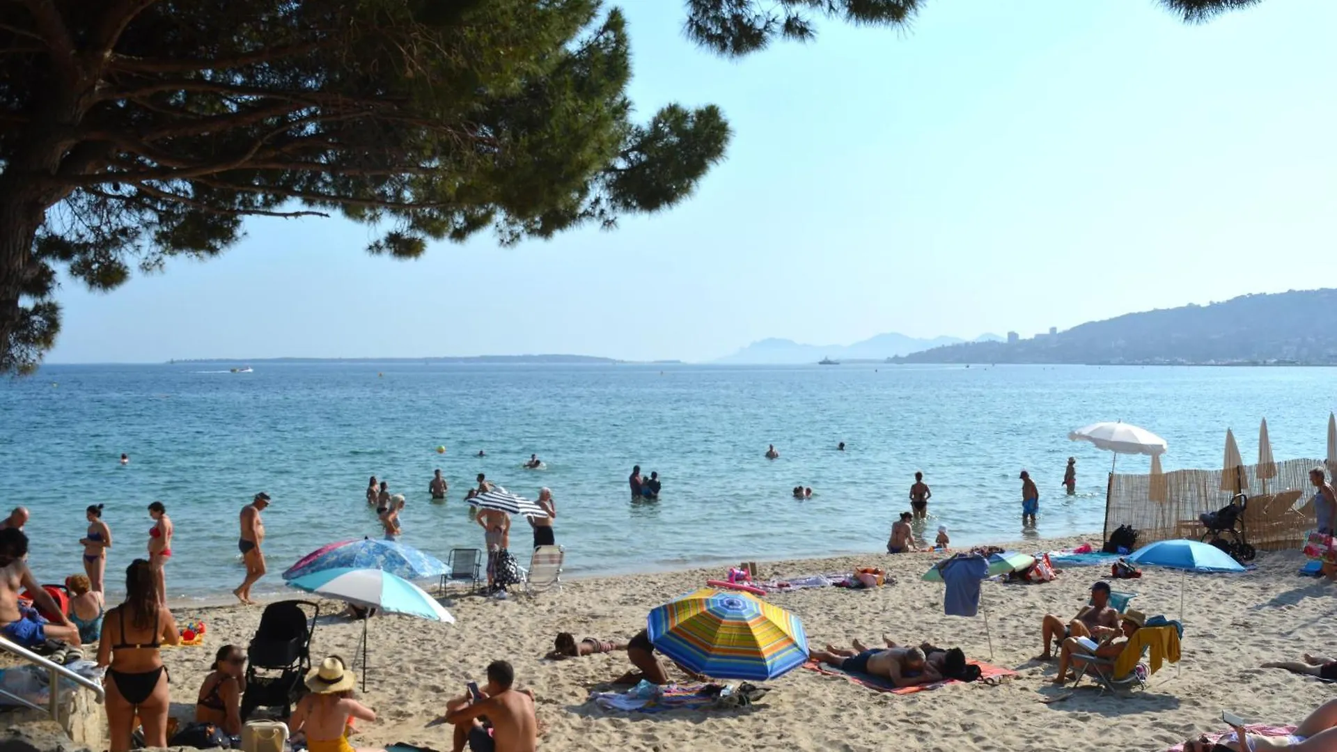 Chambres D'Hotes En Rez De Villa Avec Piscine Antibes